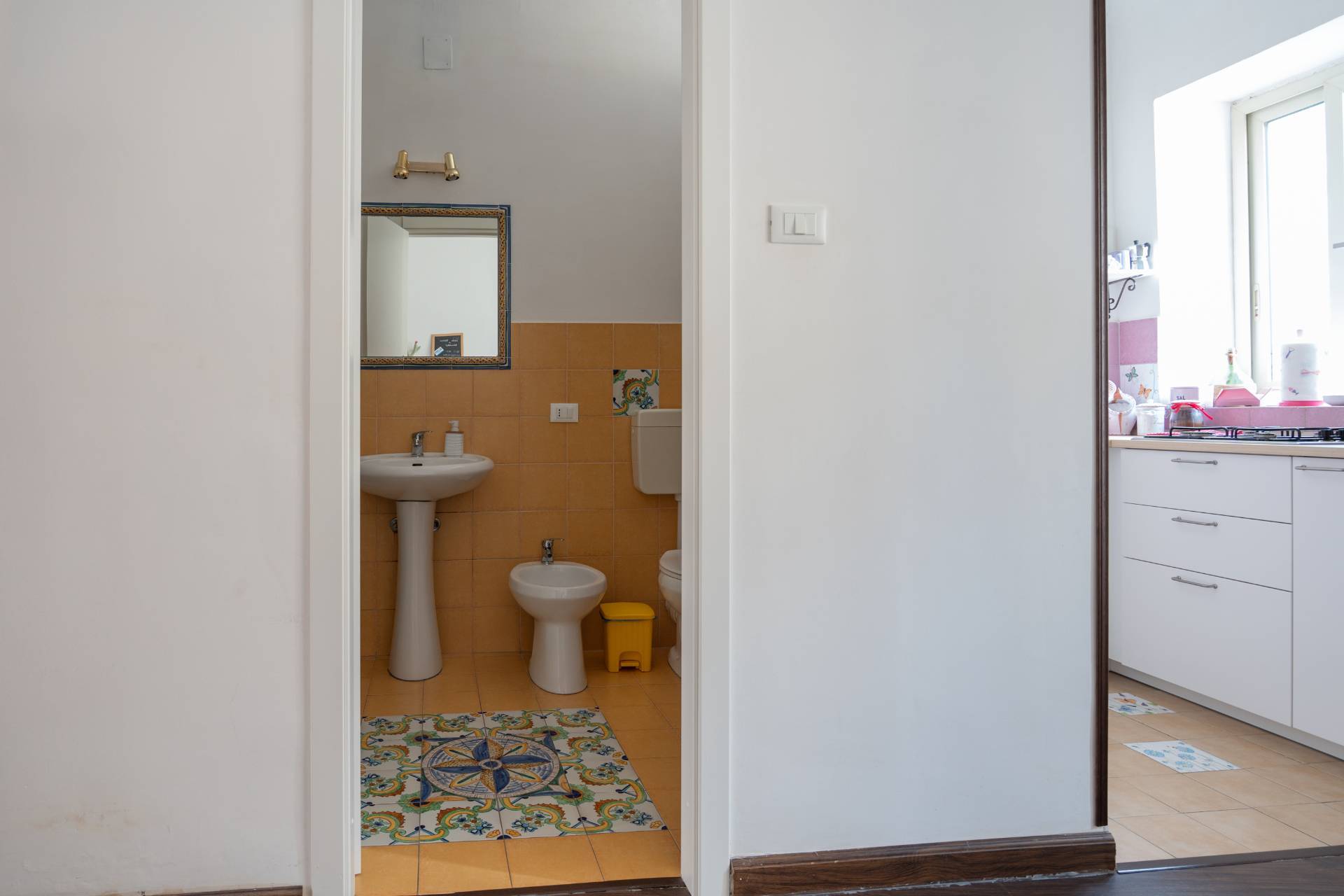 TRILOCALE IN PALAZZO STORICO ZONA CENTRO