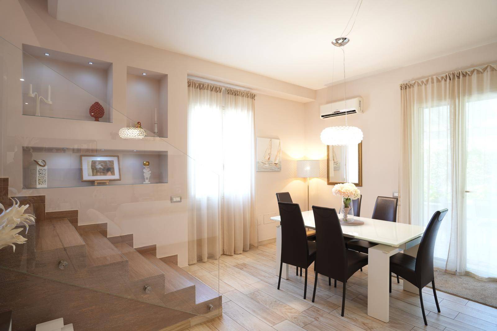 VILLA CON PISCINA ALTAVILLA MILICIA