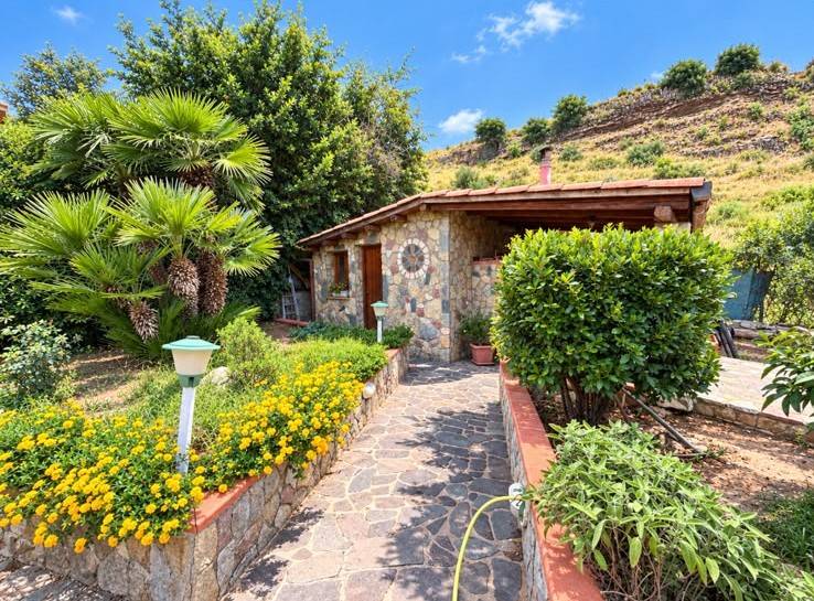 APPARTAMENTO CON SPAZIO ESTERNO GOLDEN HILL 3