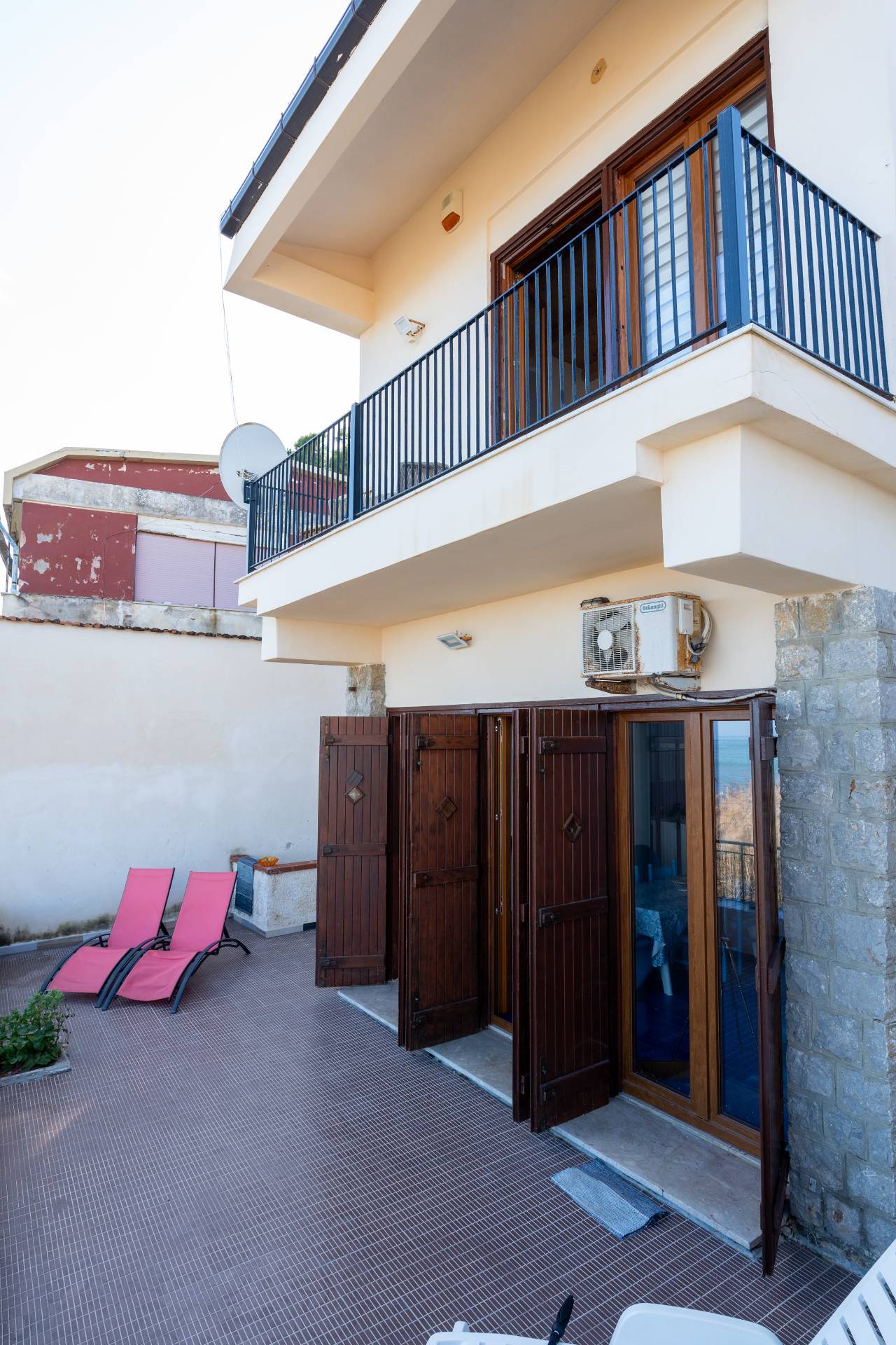 VILLETTA CON ACCESSO PRIVATO AL MARE