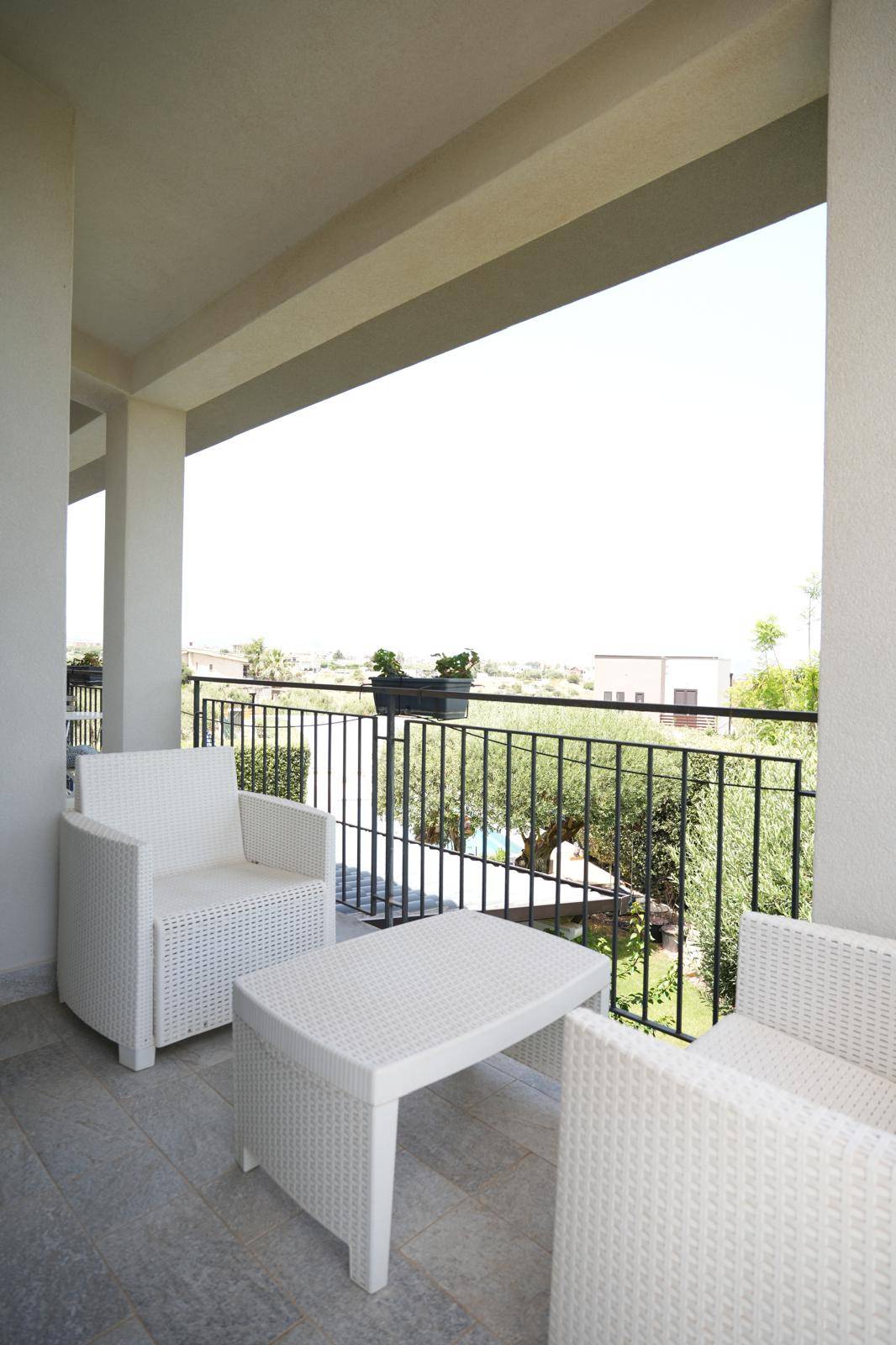 VILLA CON PISCINA ALTAVILLA MILICIA