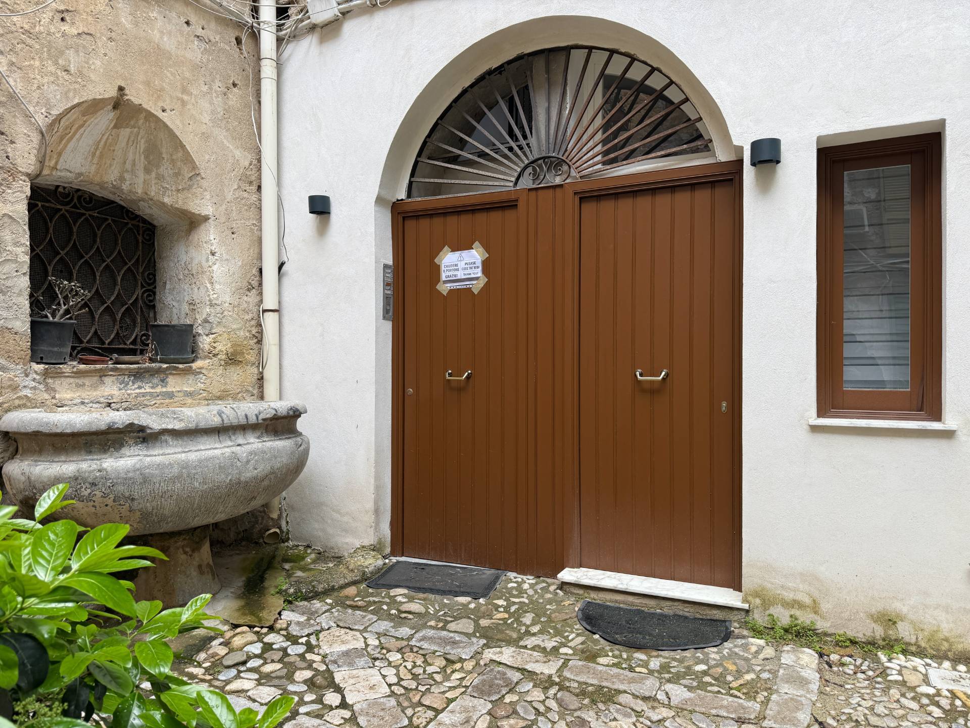 TRILOCALE IN PALAZZO STORICO ZONA CENTRO