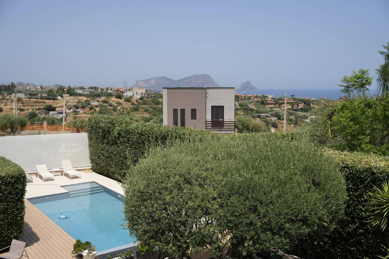 VILLA CON PISCINA ALTAVILLA MILICIA