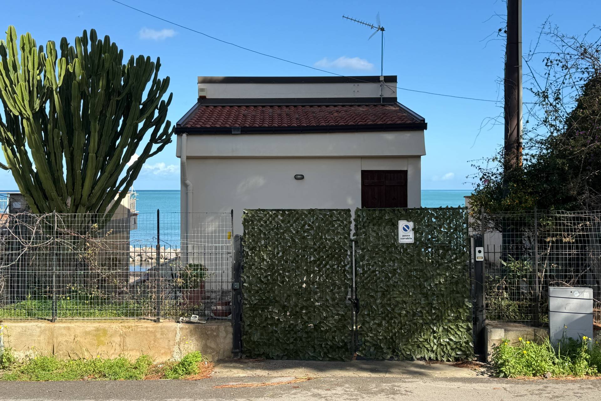 VILLETTA CON ACCESSO PRIVATO AL MARE