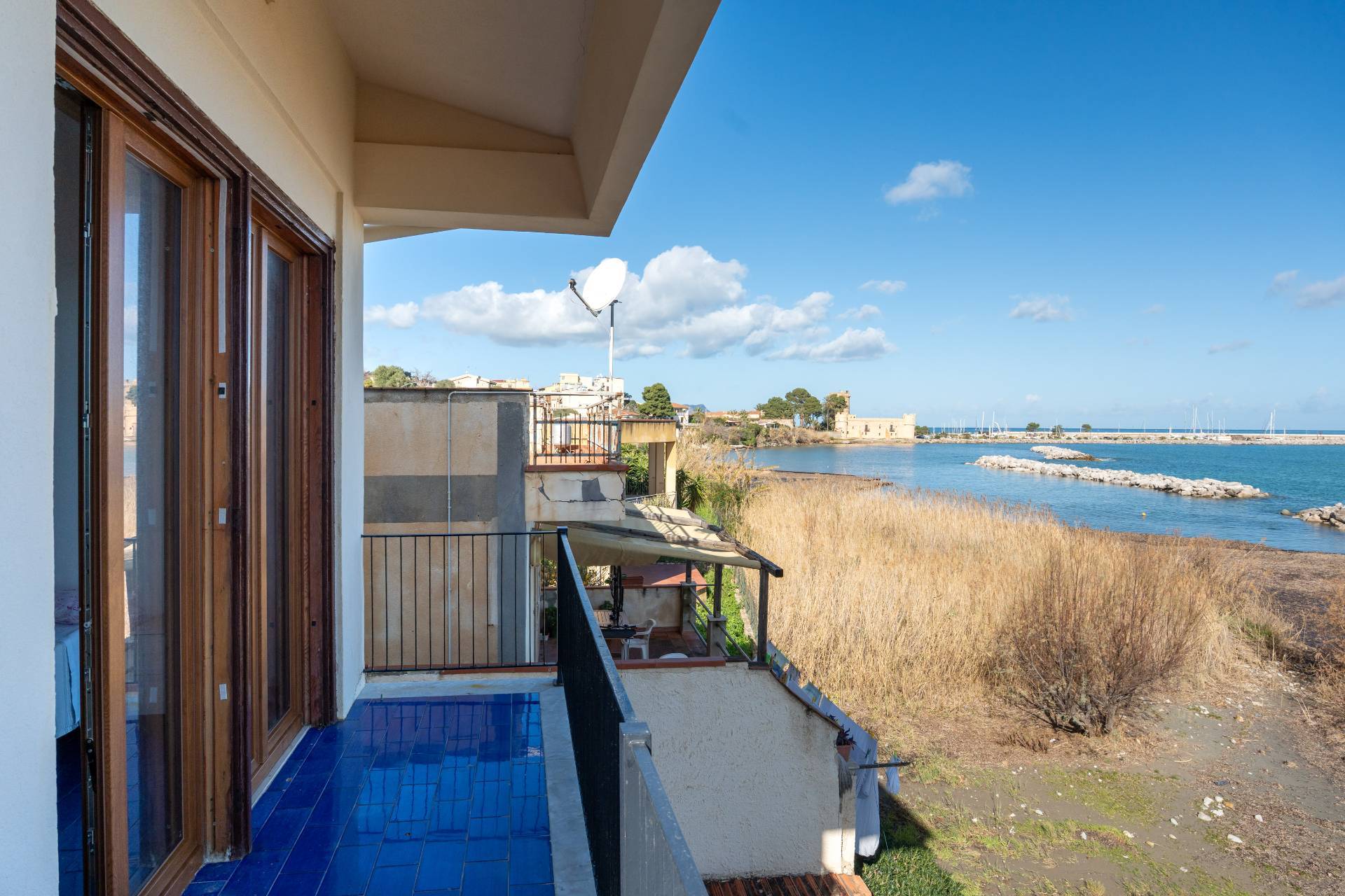 VILLETTA CON ACCESSO PRIVATO AL MARE
