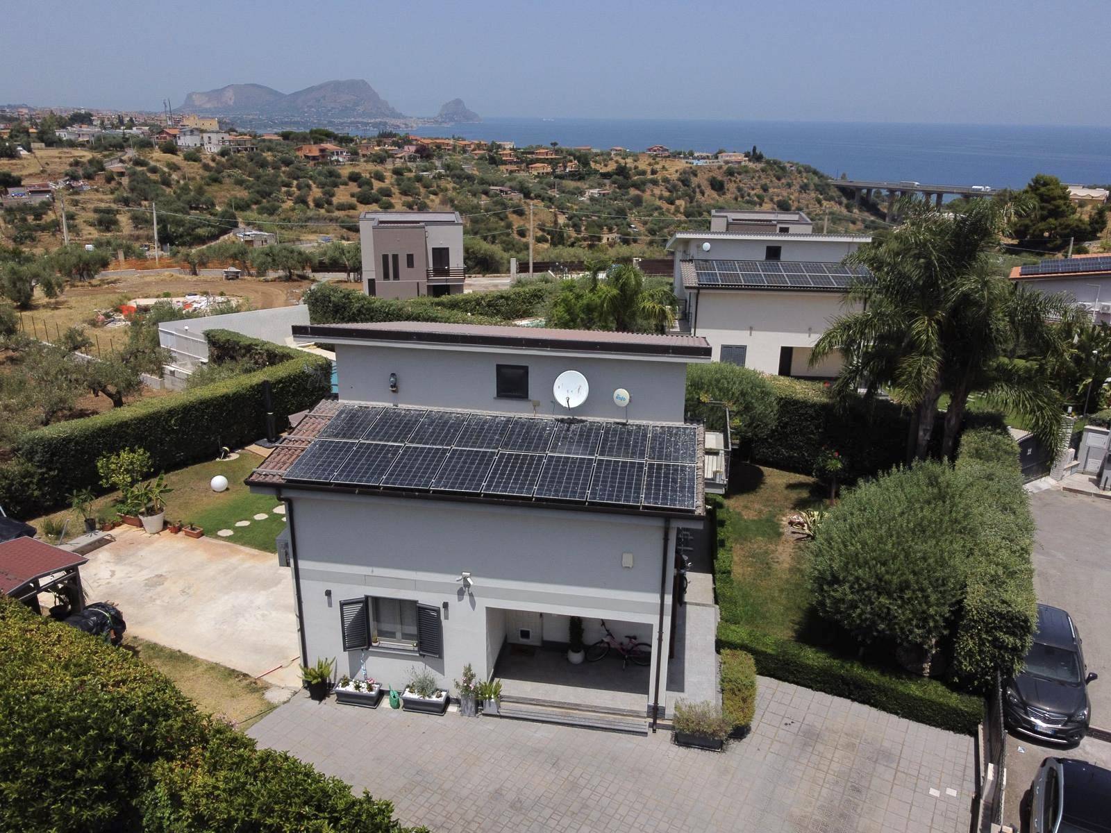 VILLA CON PISCINA ALTAVILLA MILICIA