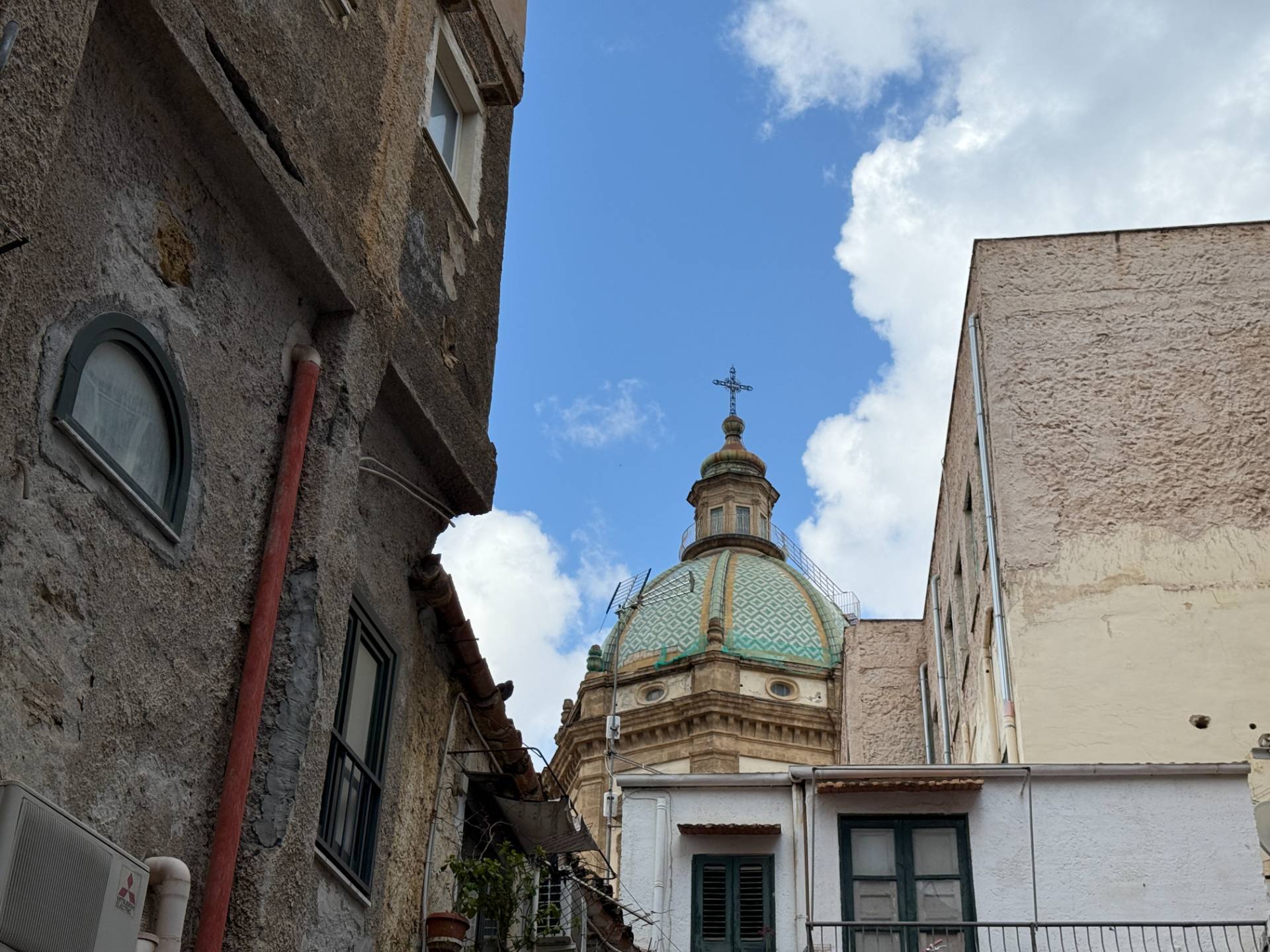TRILOCALE IN PALAZZO STORICO ZONA CENTRO