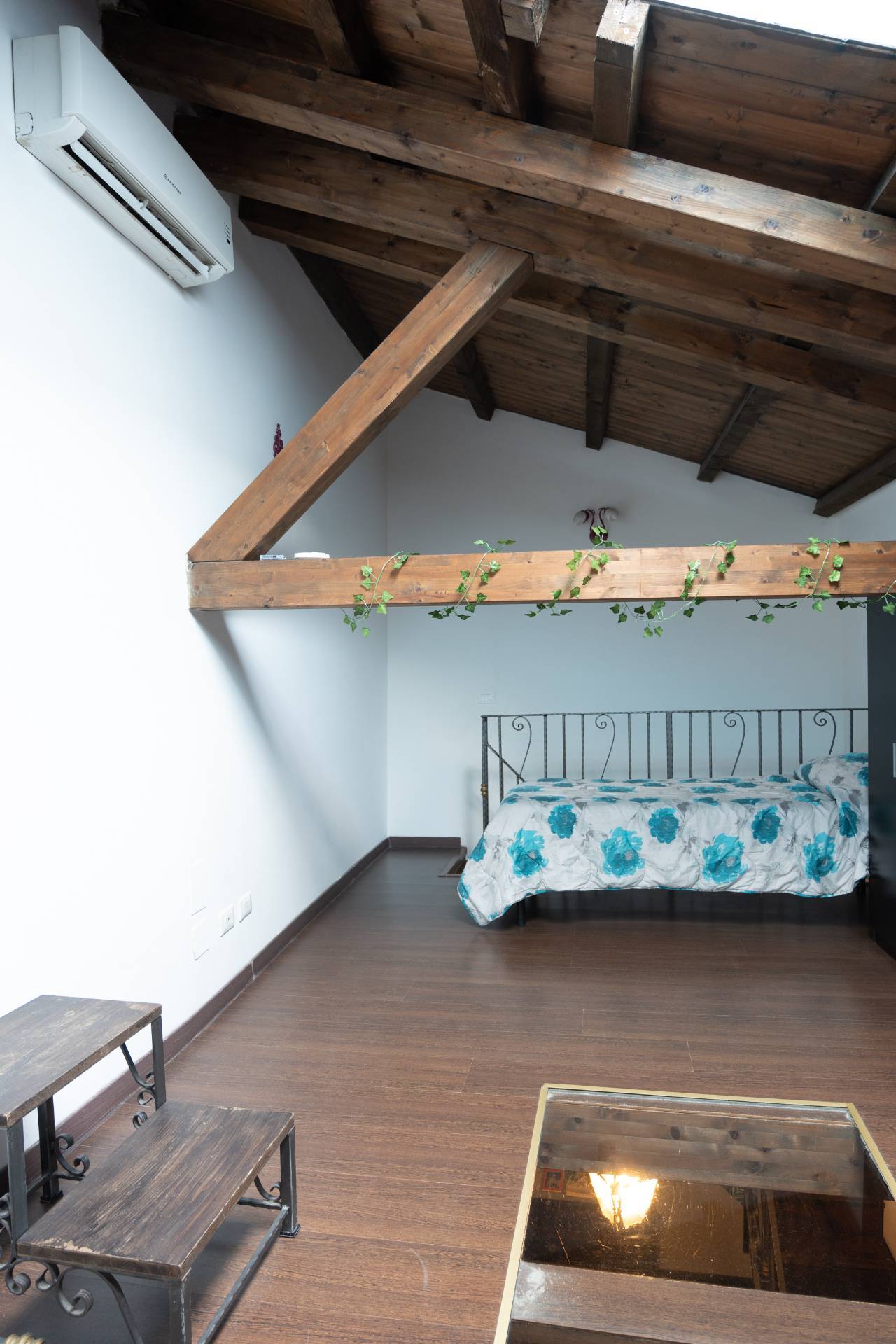 TRILOCALE IN PALAZZO STORICO ZONA CENTRO
