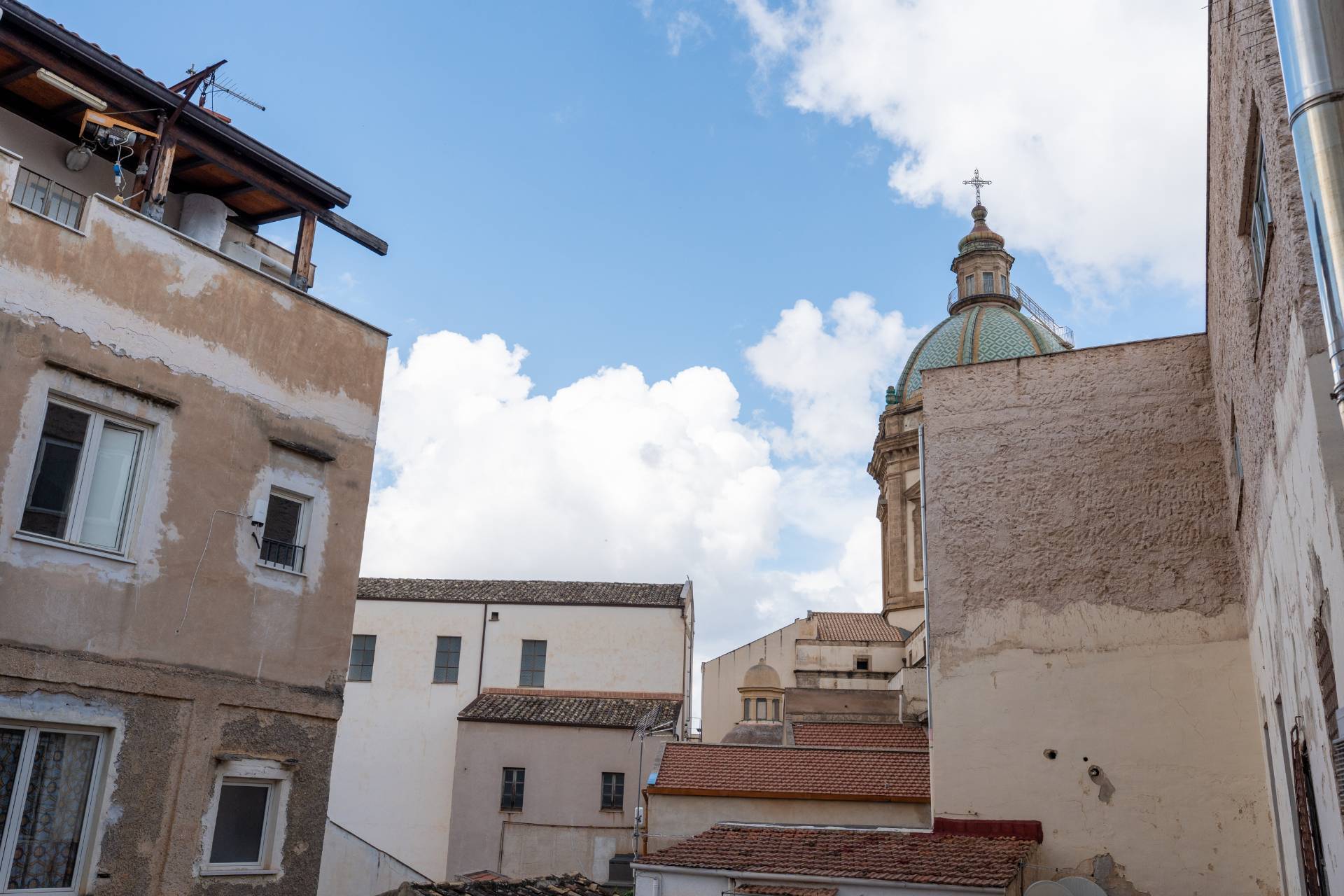 TRILOCALE IN PALAZZO STORICO ZONA CENTRO