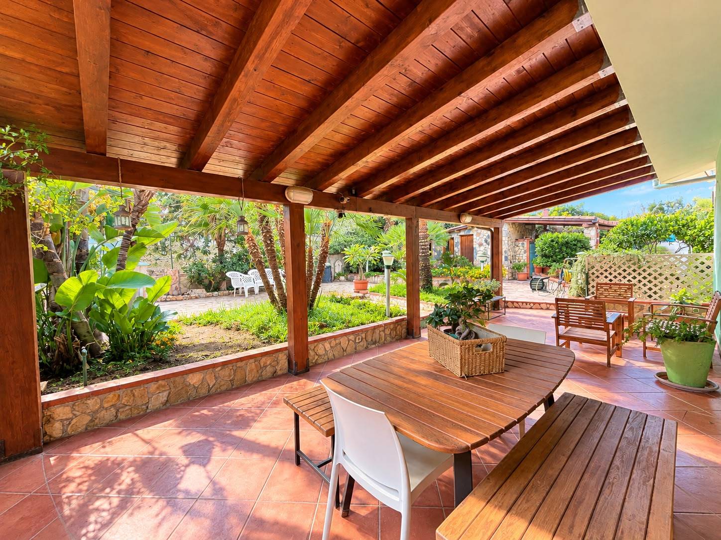 APPARTAMENTO CON SPAZIO ESTERNO GOLDEN HILL 3