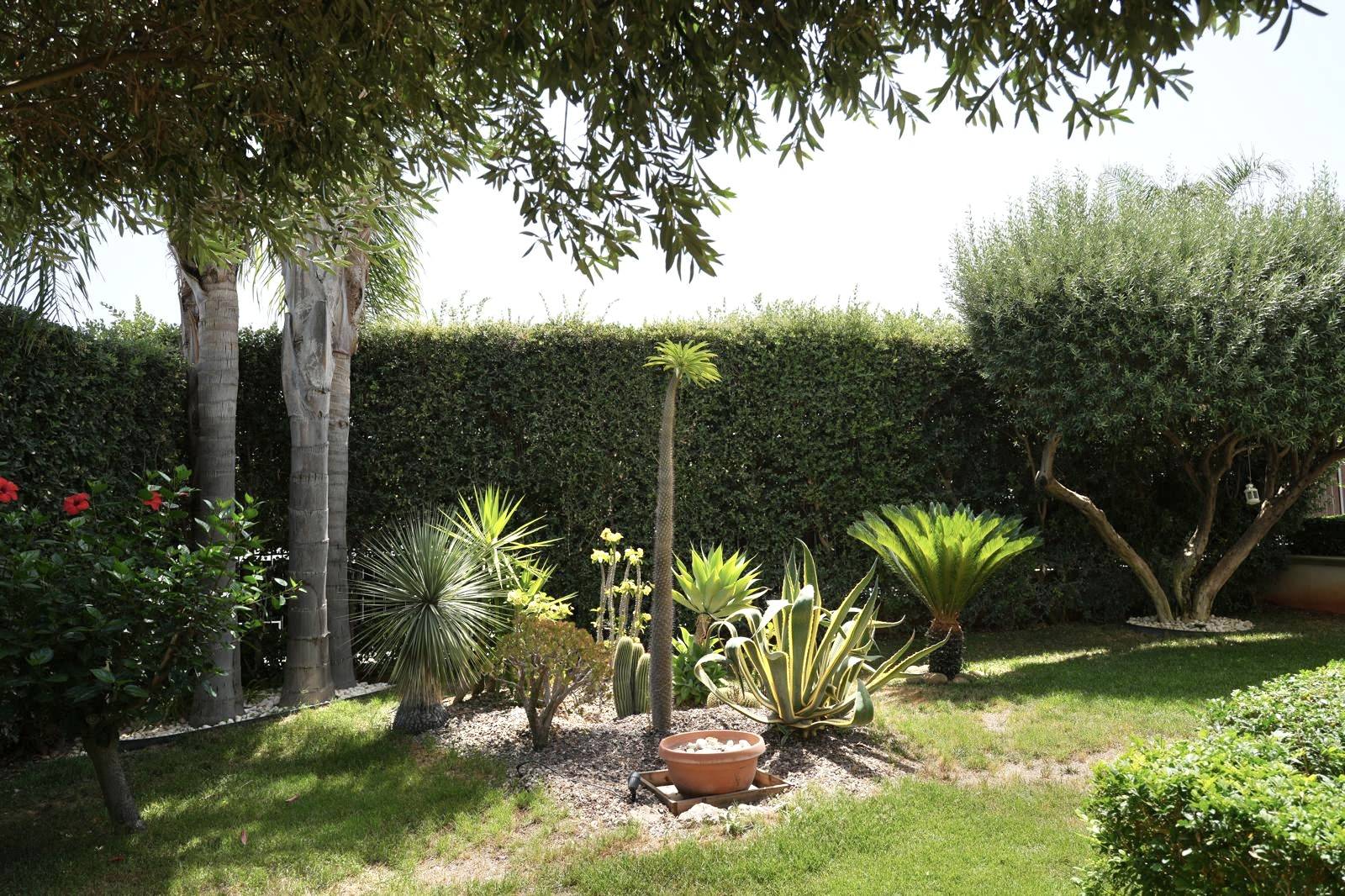 VILLA CON PISCINA ALTAVILLA MILICIA