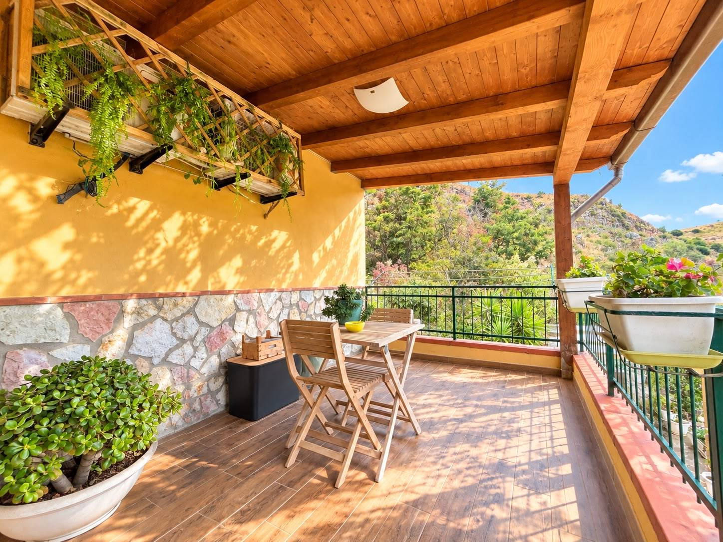 APPARTAMENTO CON SPAZIO ESTERNO GOLDEN HILL 3