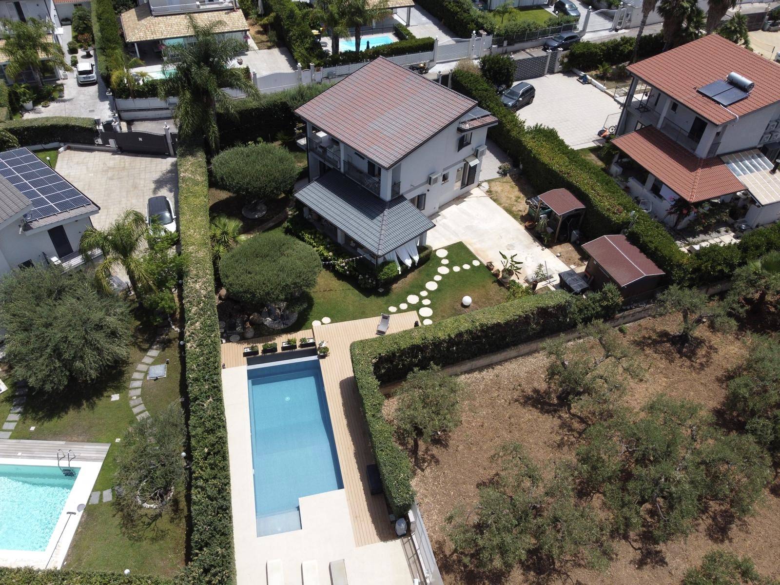 VILLA CON PISCINA ALTAVILLA MILICIA