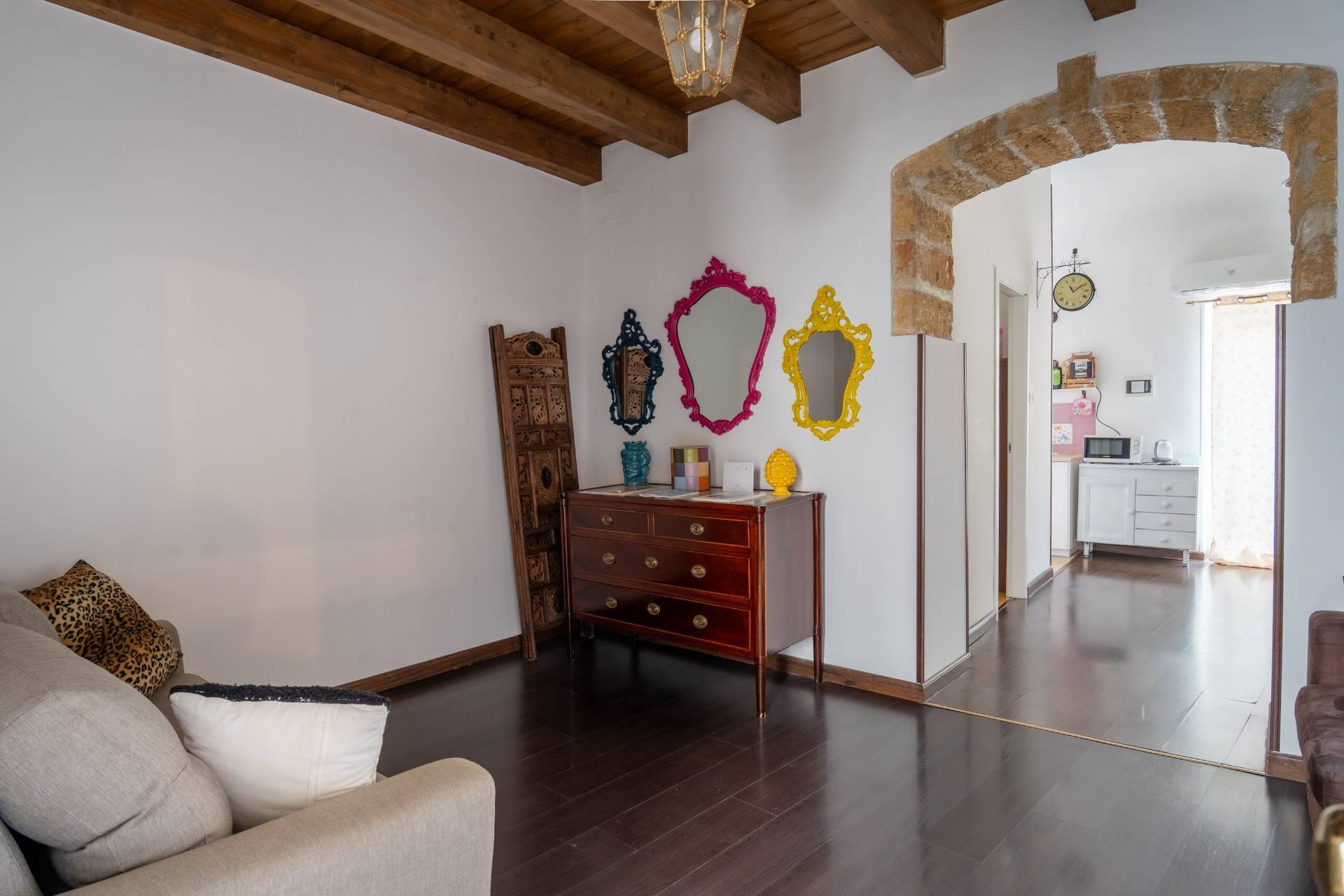 TRILOCALE IN PALAZZO STORICO ZONA CENTRO