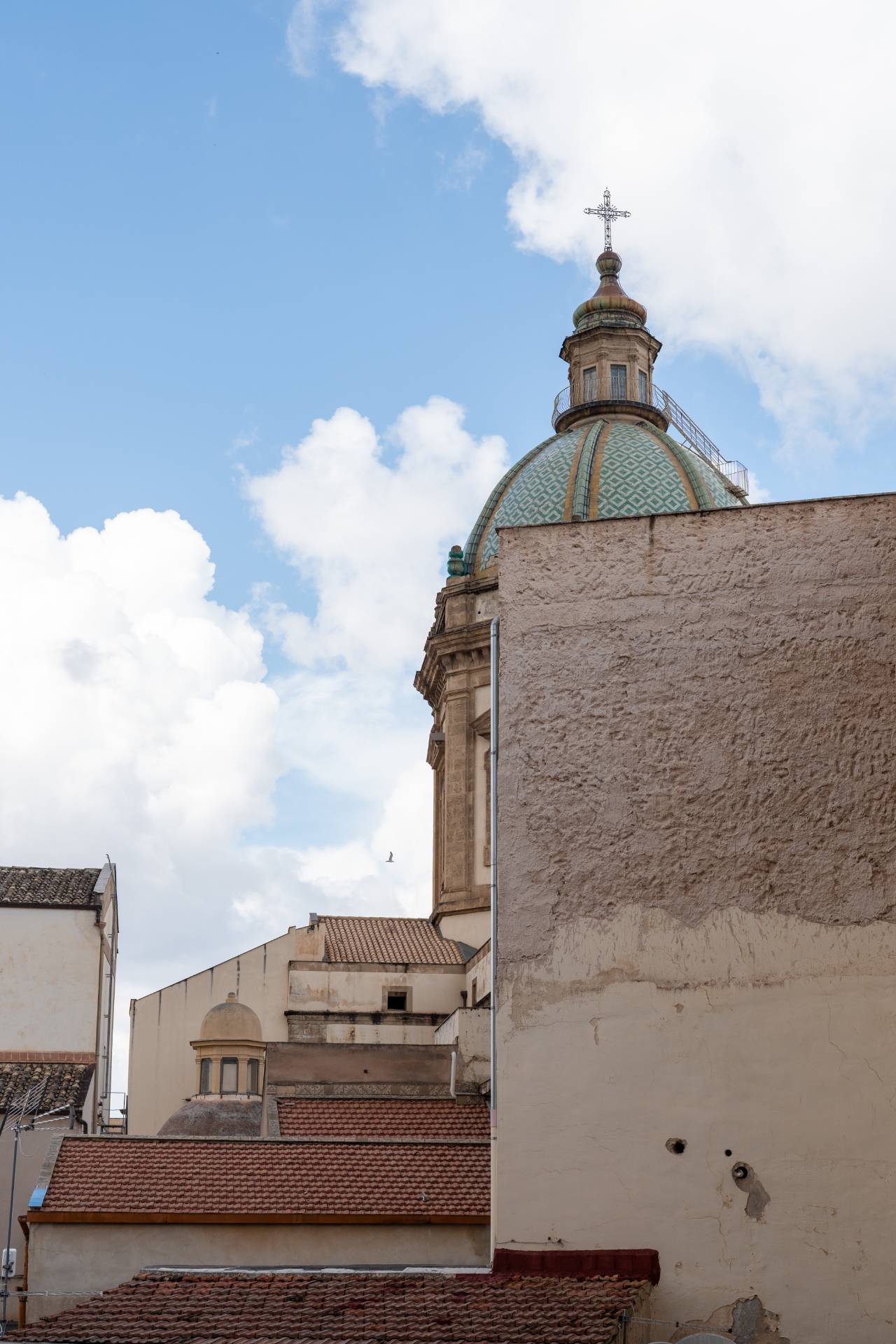 TRILOCALE IN PALAZZO STORICO ZONA CENTRO